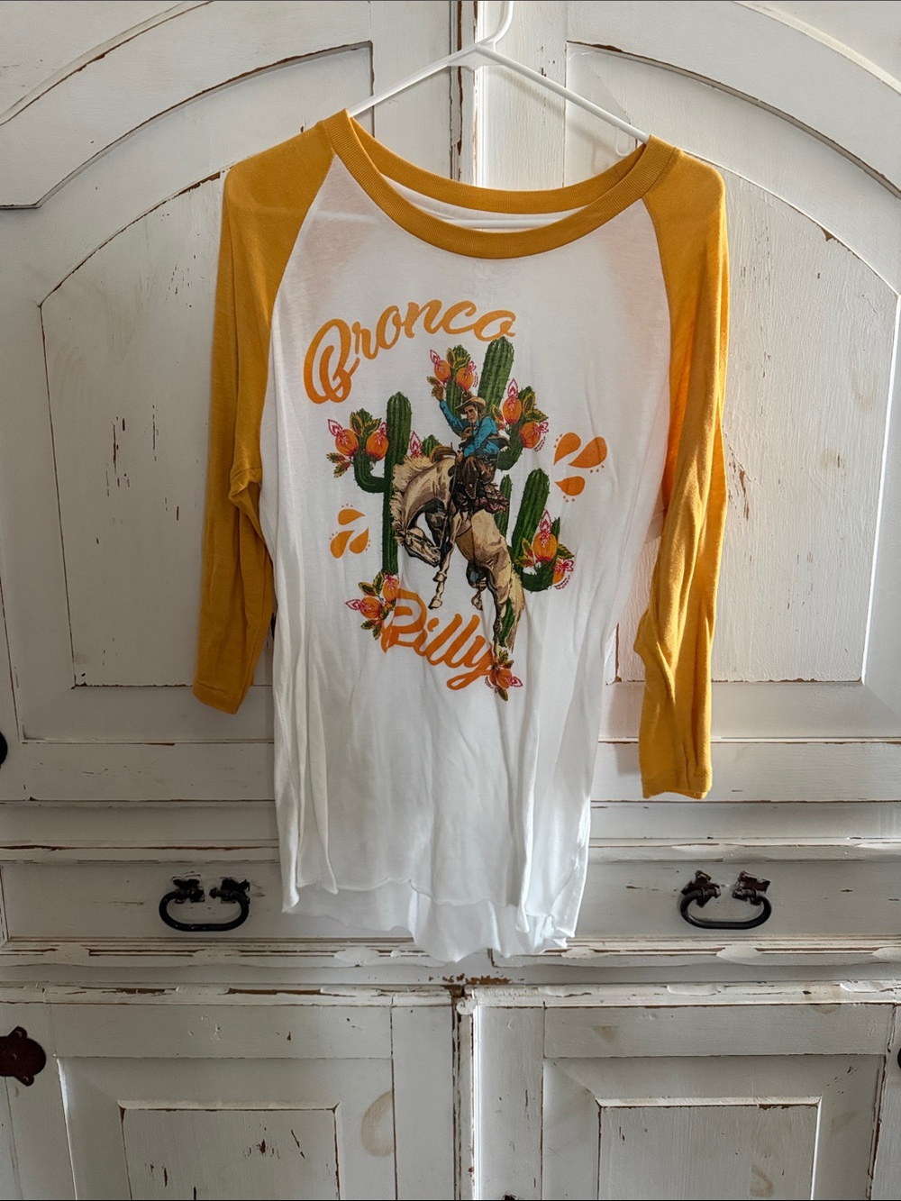 Rodeo Quincy Bronco Billy women’s Raglan Tee in Yellow & White